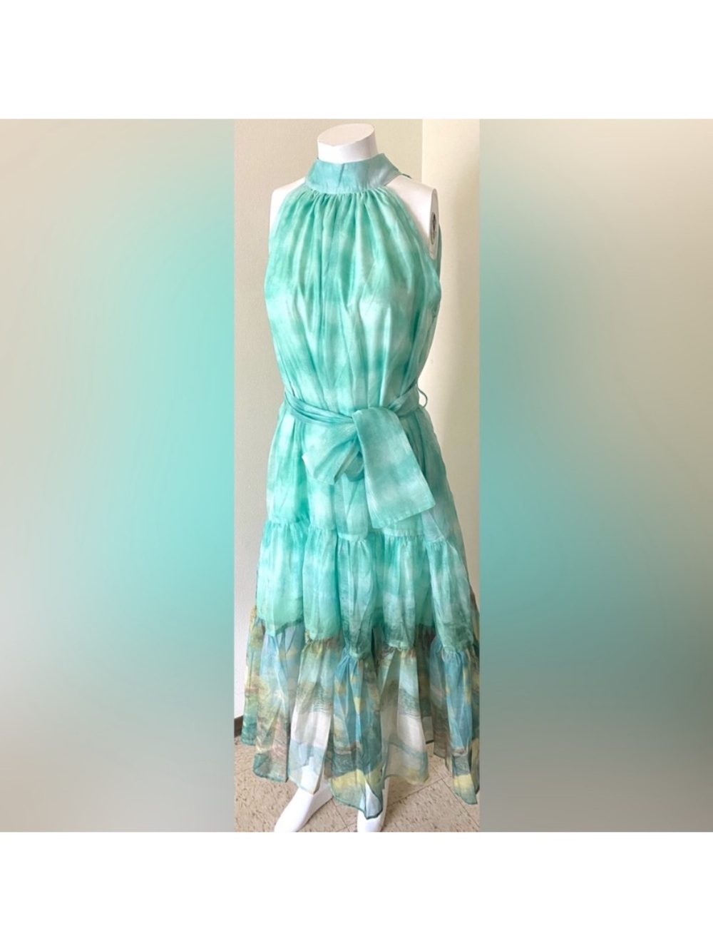 Nancy Yang Light Green gorgeous midi Dress vacation/ summer.